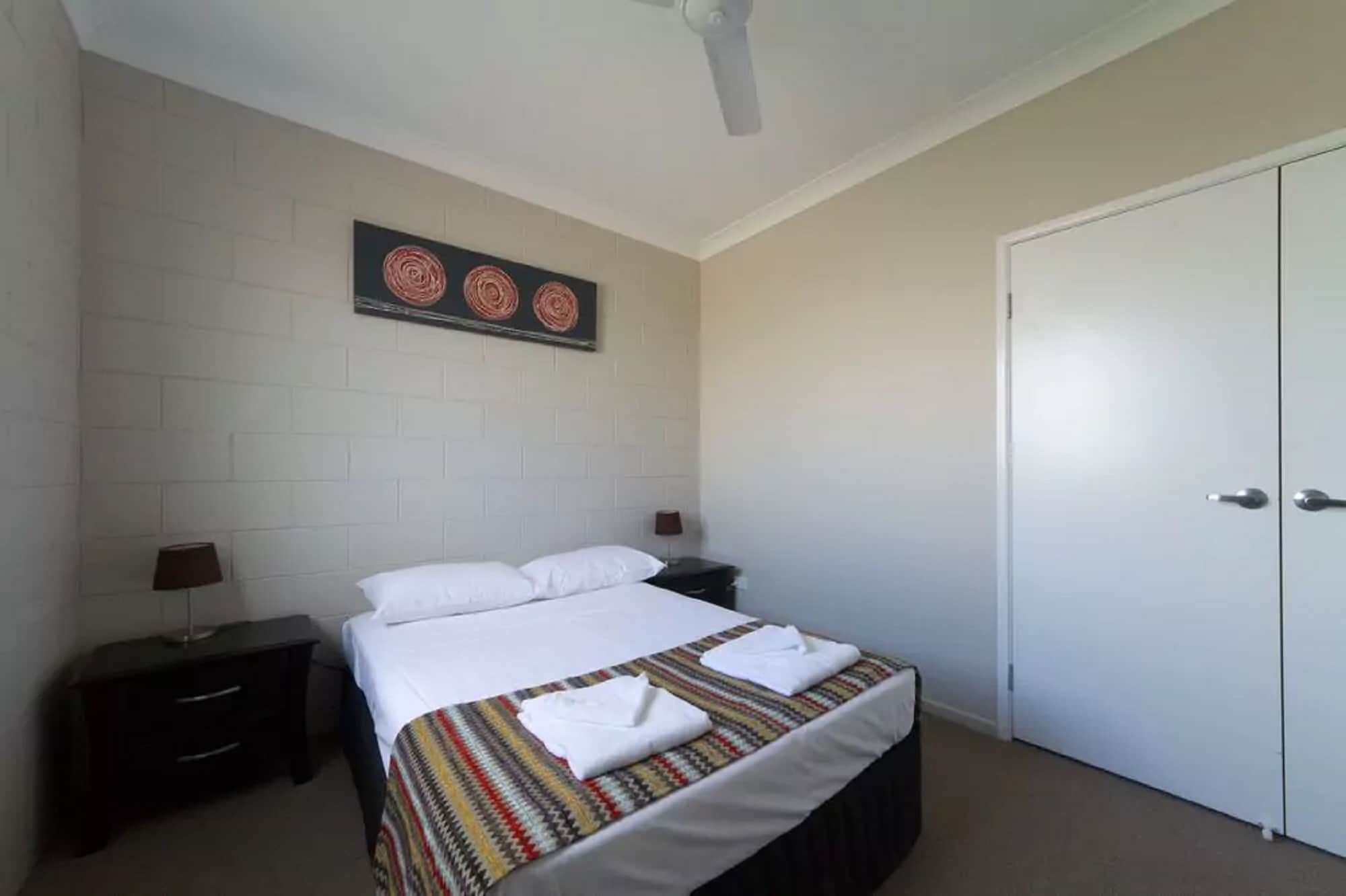 4 BEDROOMS, APARTMENT