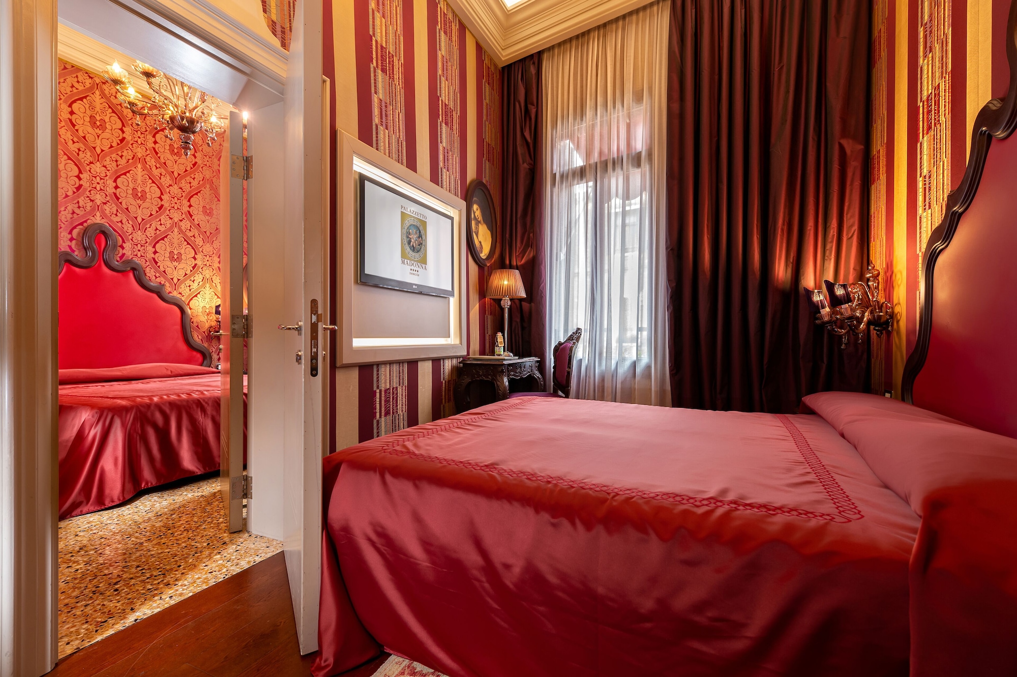 Suite, Canal View