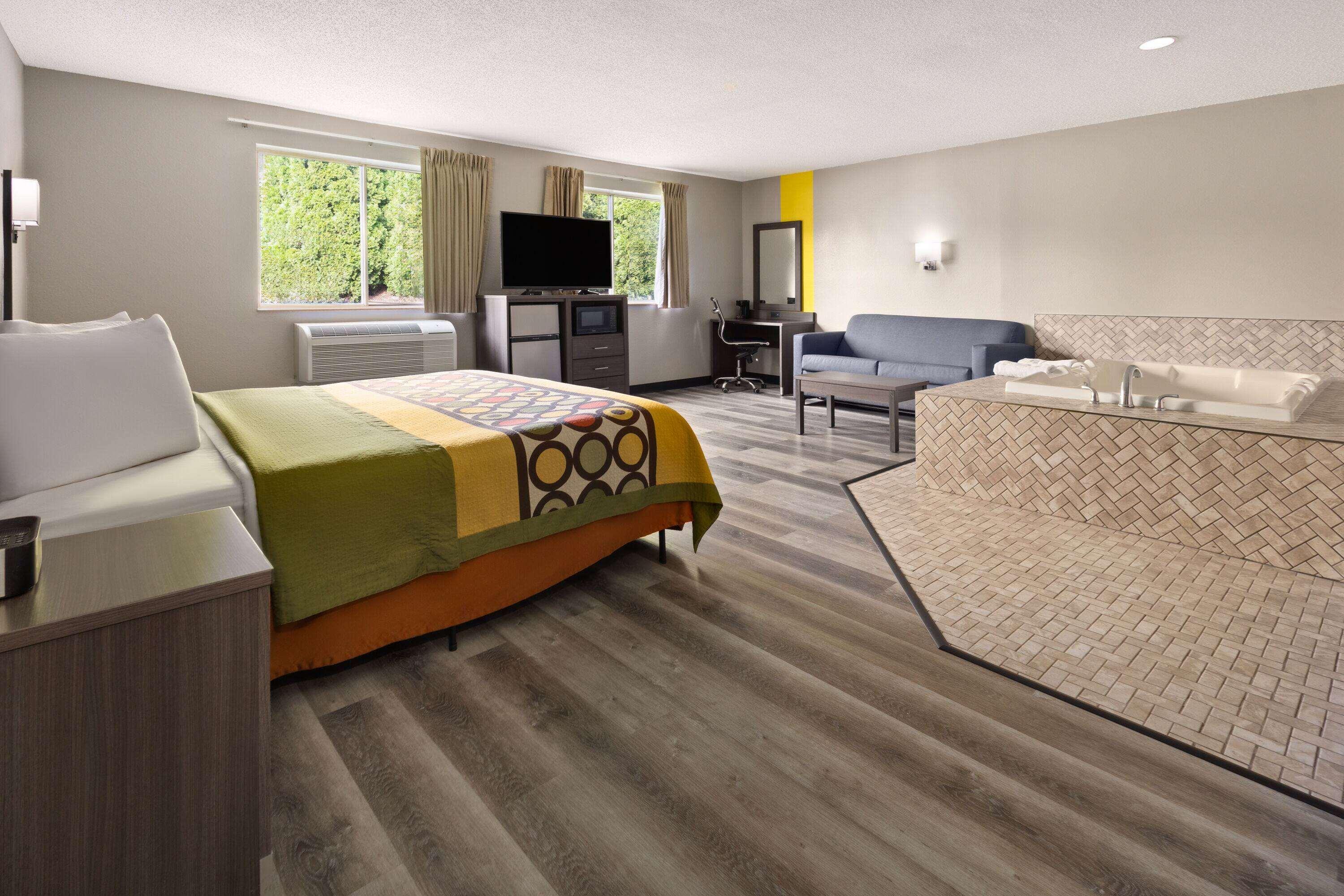 جناح بسرير كينج، Super 8 by Wyndham Burnham/Lewistown 3/4