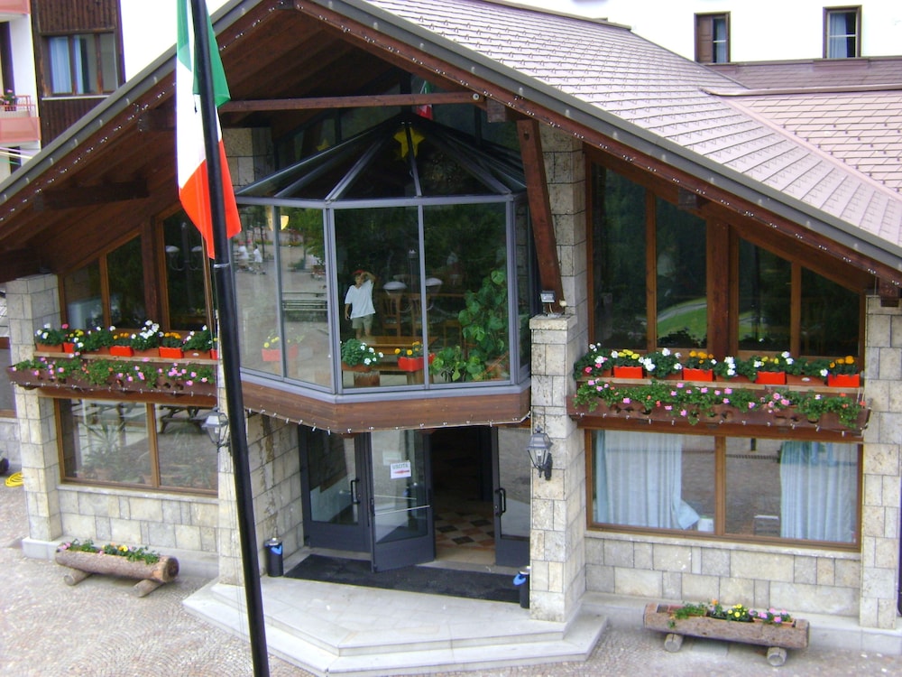 Bella Italia and Efa Village 1/50