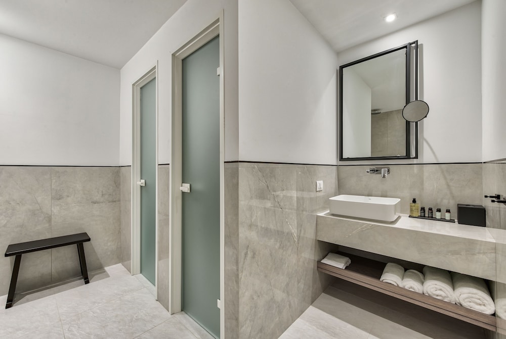 Bitzaro Hotel 46/50