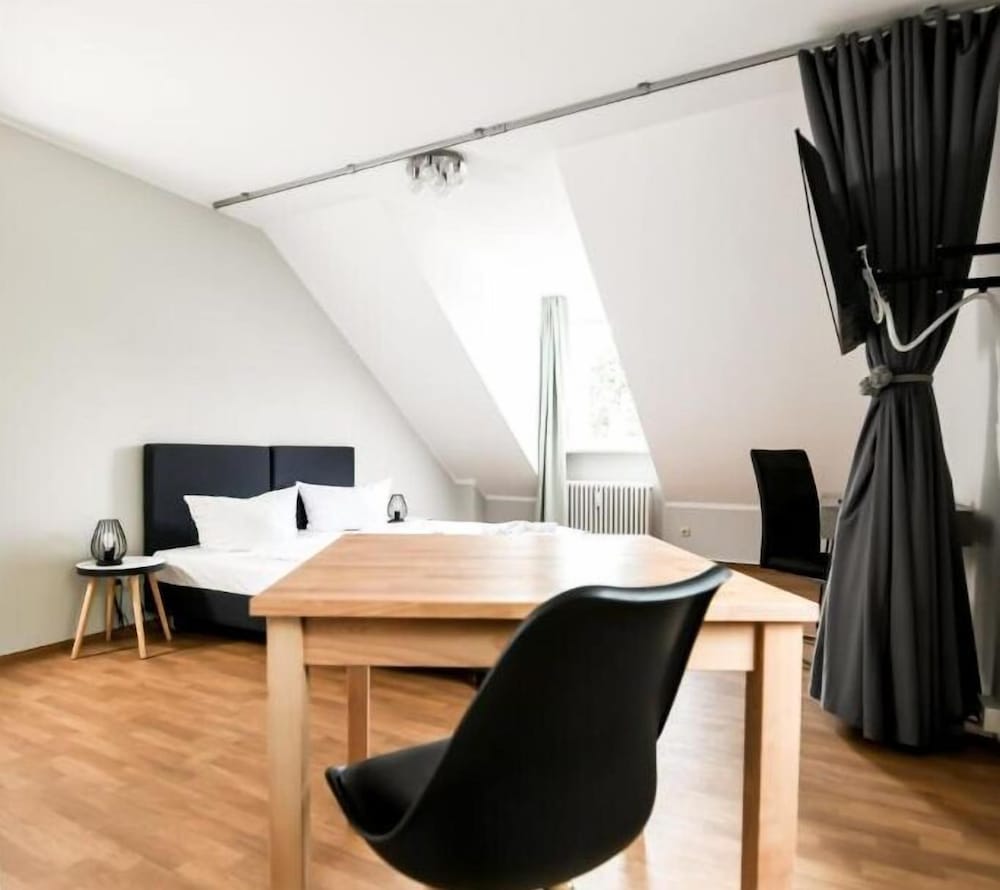 Hotel Blutenburg 34/50