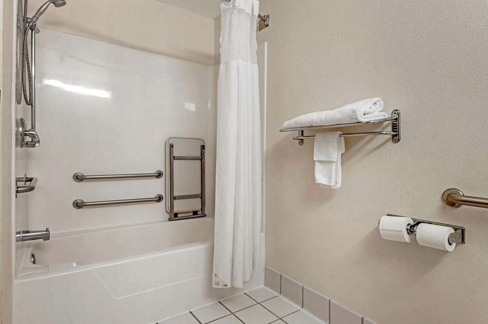 SureStay by Best Western Obetz Rickenbacker Airport 44/45