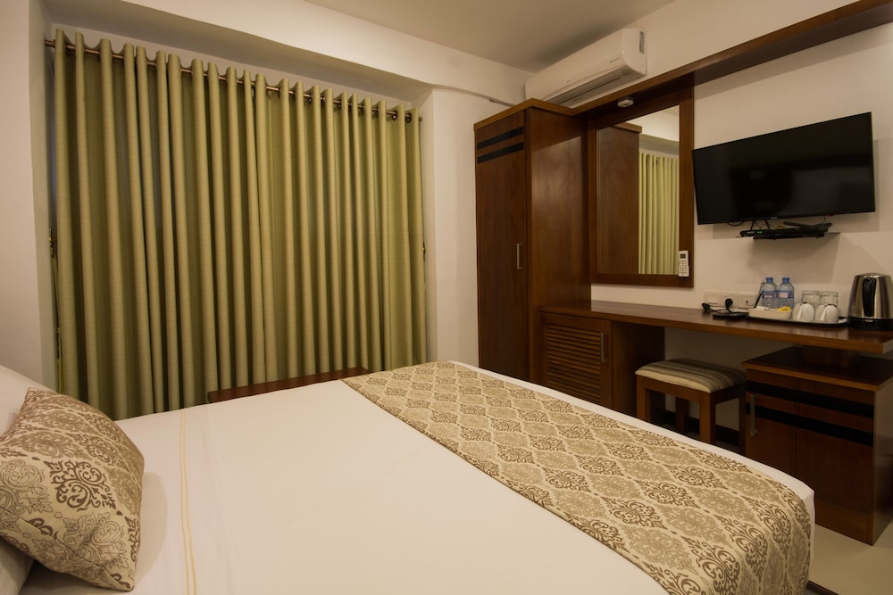 Ceyloni Inn 13/58