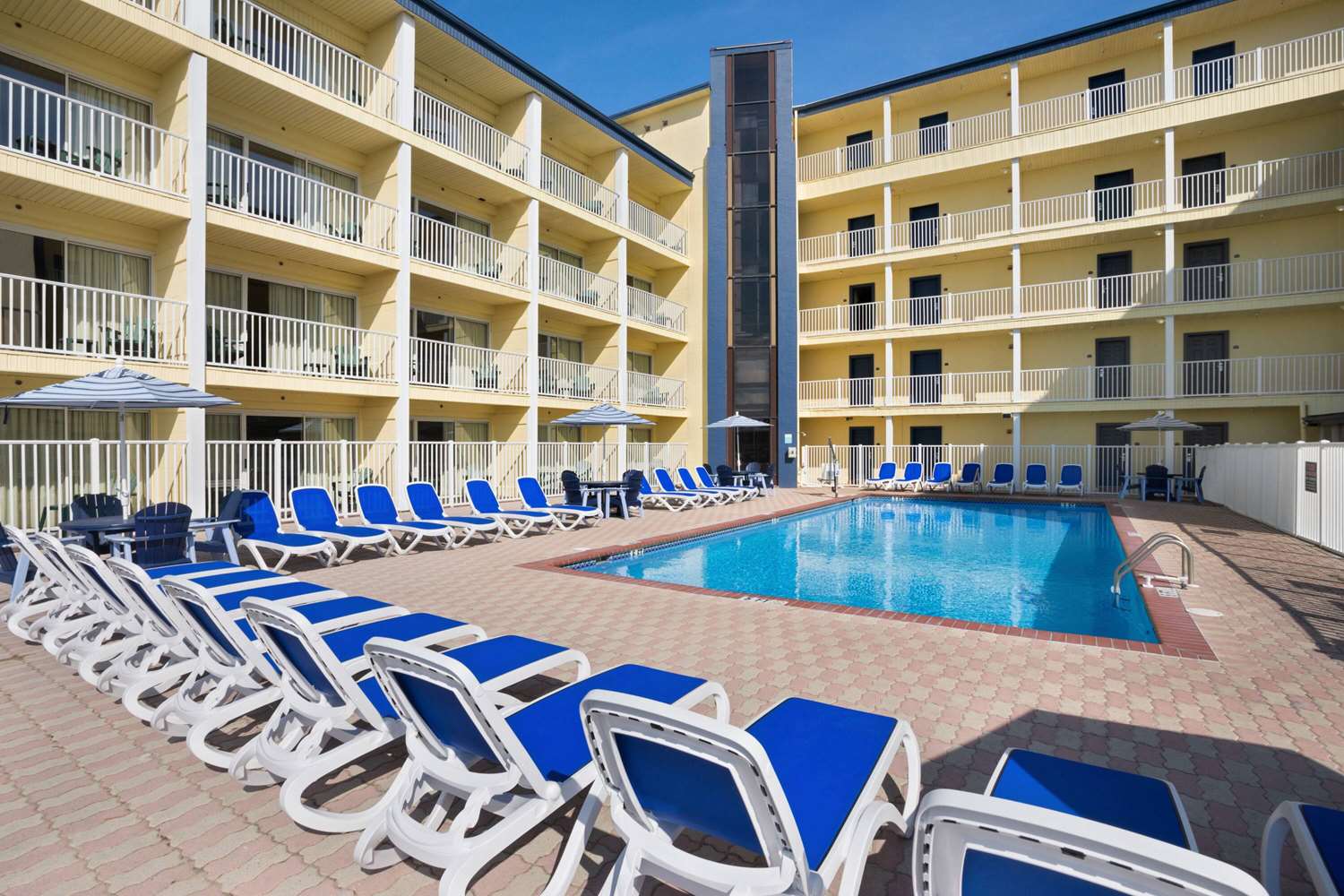 Howard Johnson By Wyndham Ocean City Oceanfront 7/50