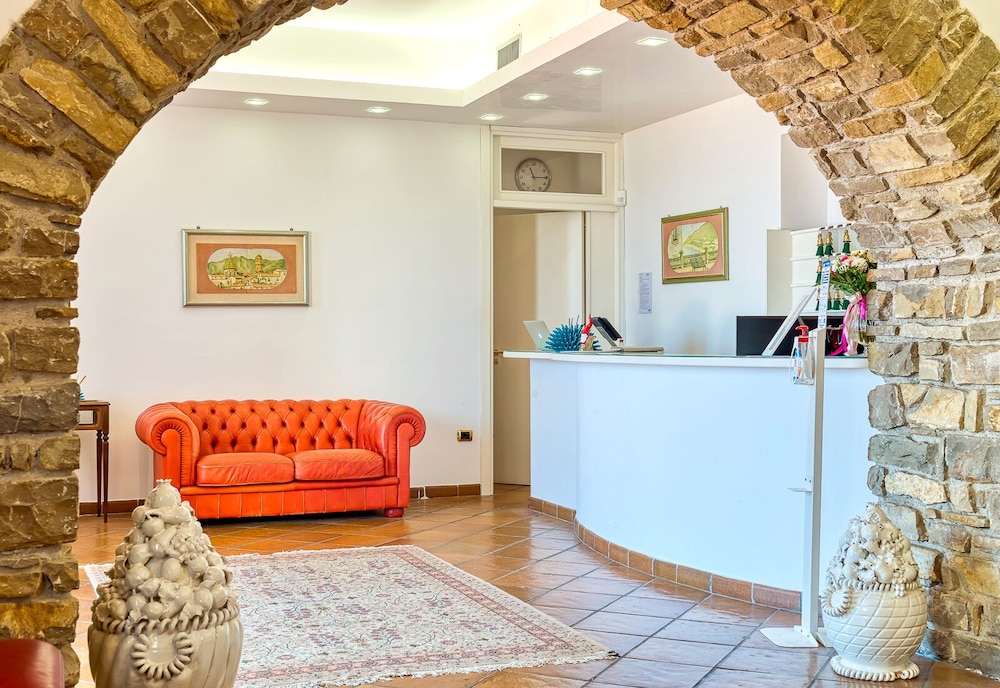 Hermitage Hotel 6/52