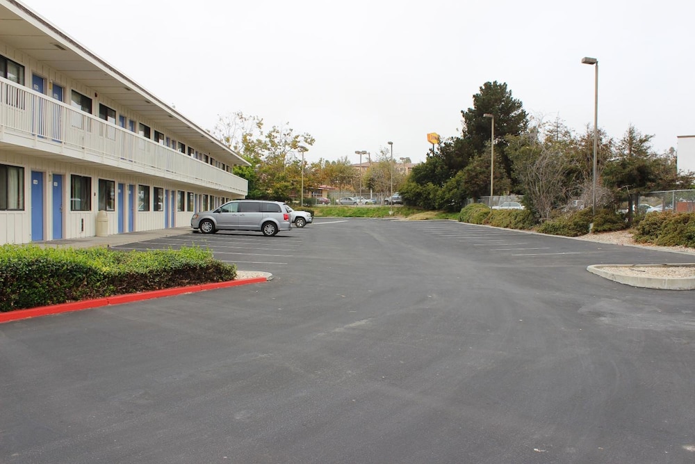 Motel6 Pismo Beach, CA 50/61
