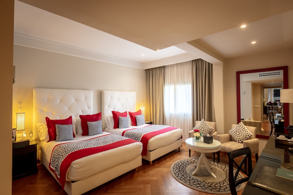 JUNIOR SUITE, TWIN BEDS, CITY VIEW