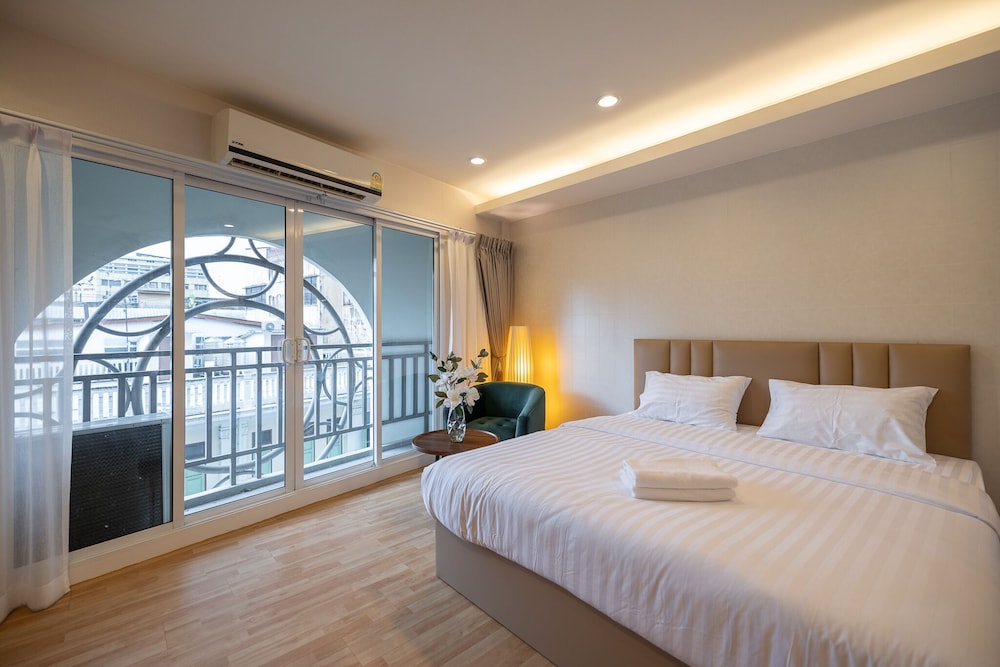 Room, King Bed