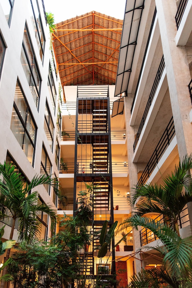 Sunday Hotel 52 at Playa del Carmen in PLAYA DEL CARMEN