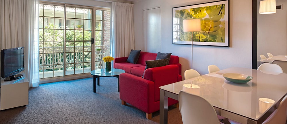 Adina Serviced Apartments Canberra Kingston 34/62