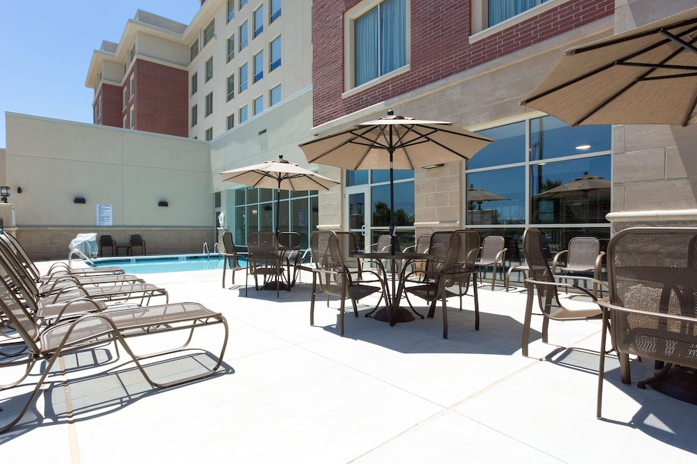 Drury Inn and Suites Burlington 41/44