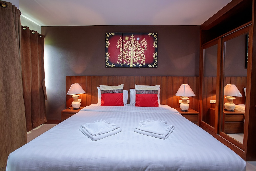 Huen Jao Ban Hotel 23/69