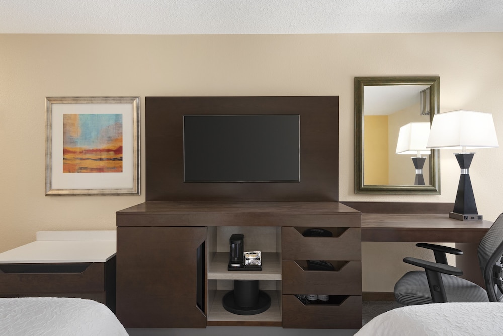 Hampton Inn Youngstown Boardman 30/33