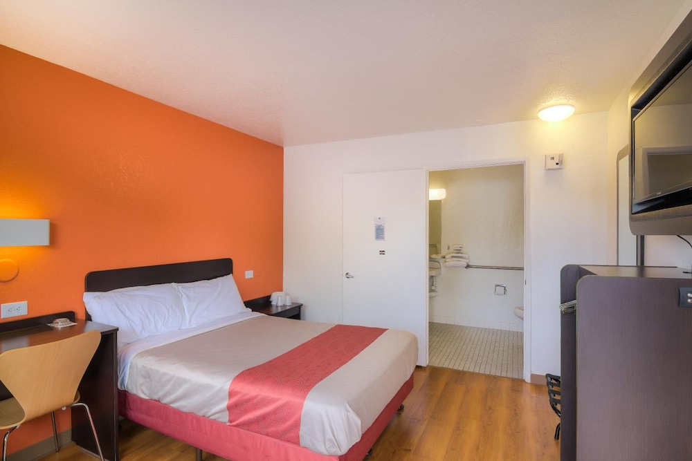 Motel6 Camarillo, CA 40/71