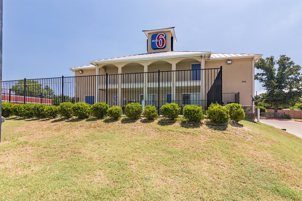 Motel6 Azle, TX in AZLE - TX