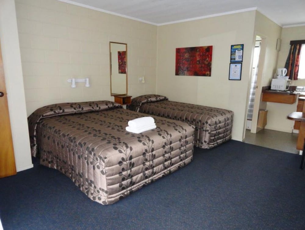 Asure Wayfarer Motel 12/31
