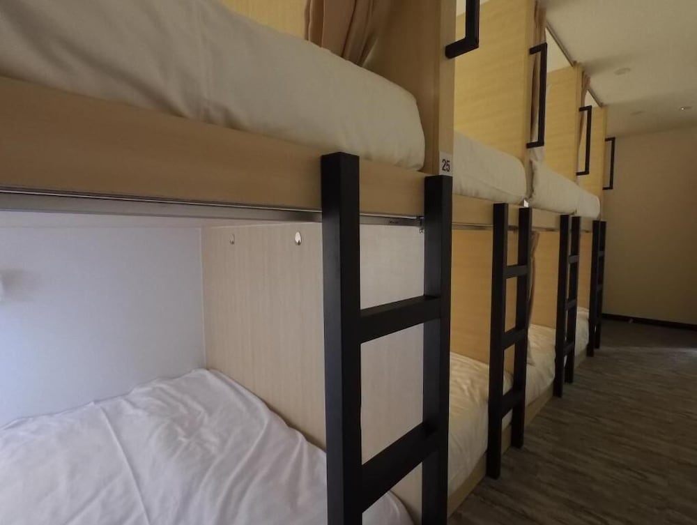 Signel Hostel 16/48