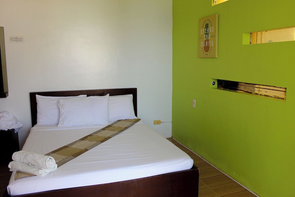 Premier, Queen Bed, Centro Building