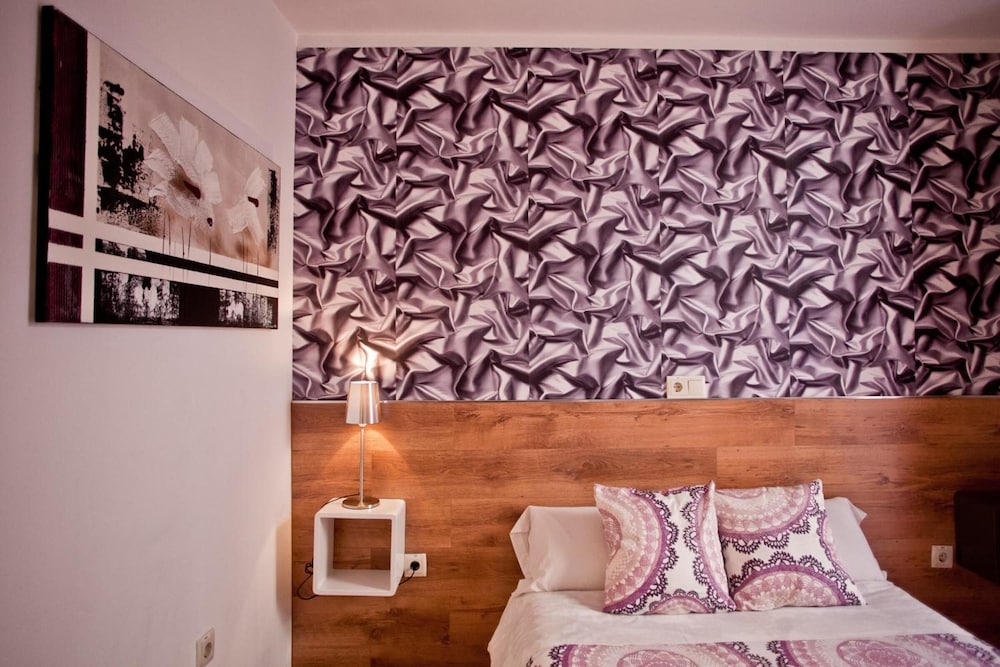 Hostal Victoriano 25/90