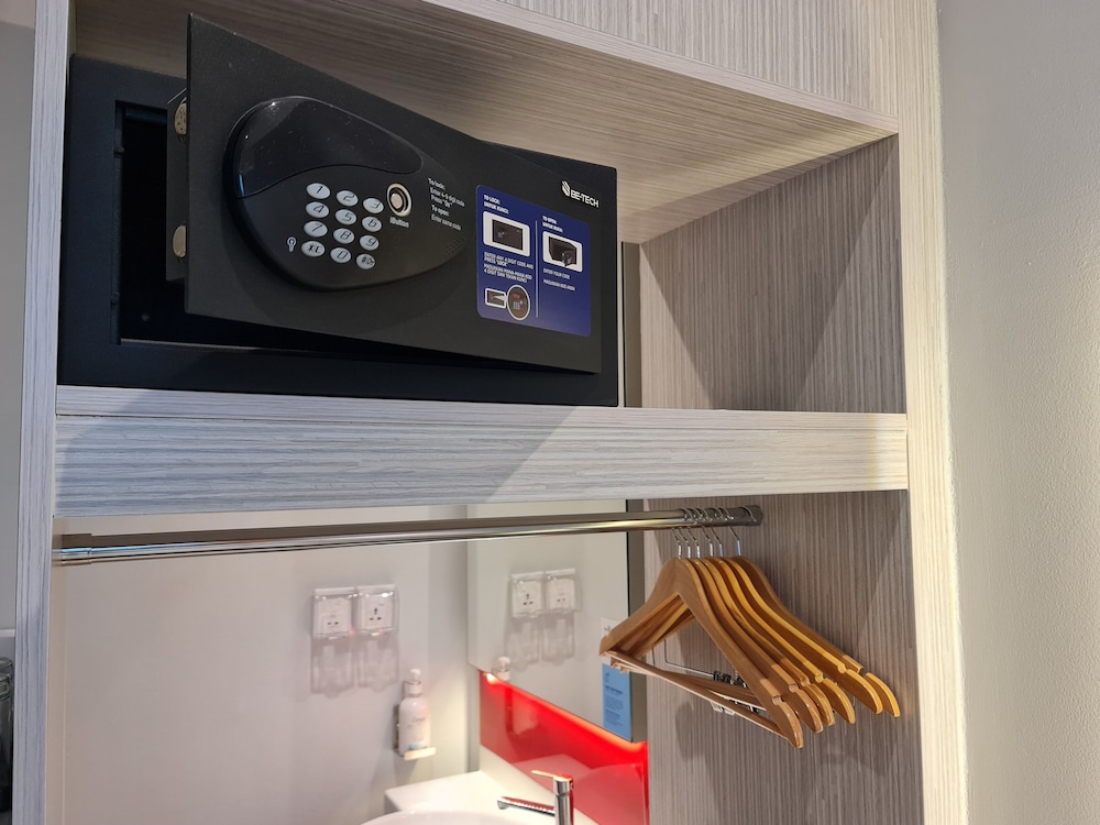 Holiday Inn Express & Suites Johor Bahru 32/62