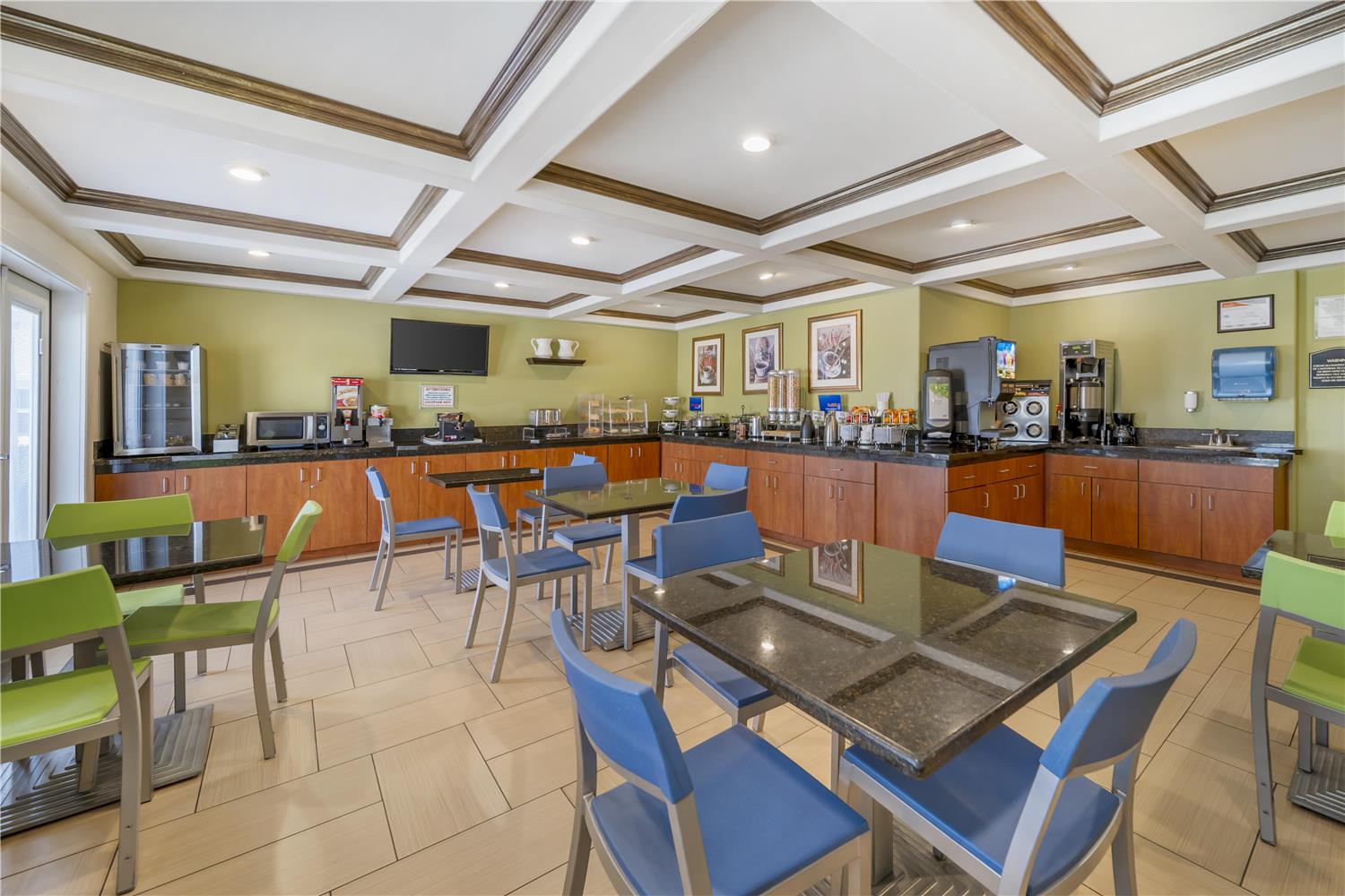Best Western Antelope Inn & Suites 14/22