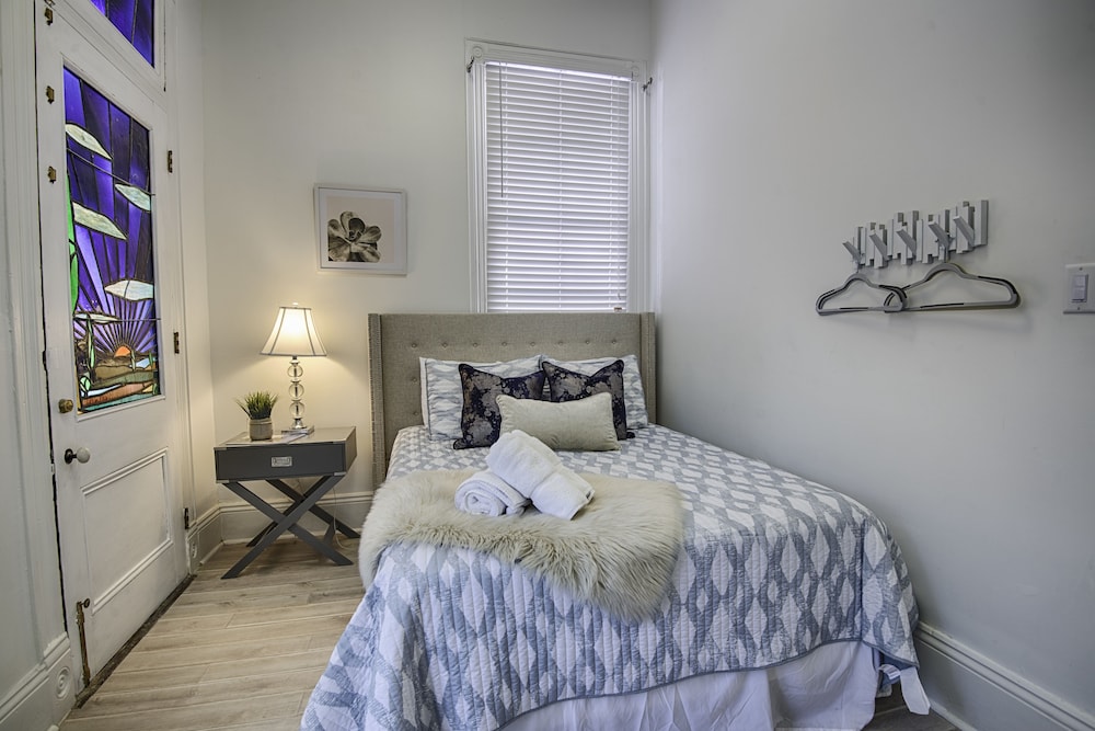 Best Location 7BR Next to FR Quarter! By YouRent 9/48