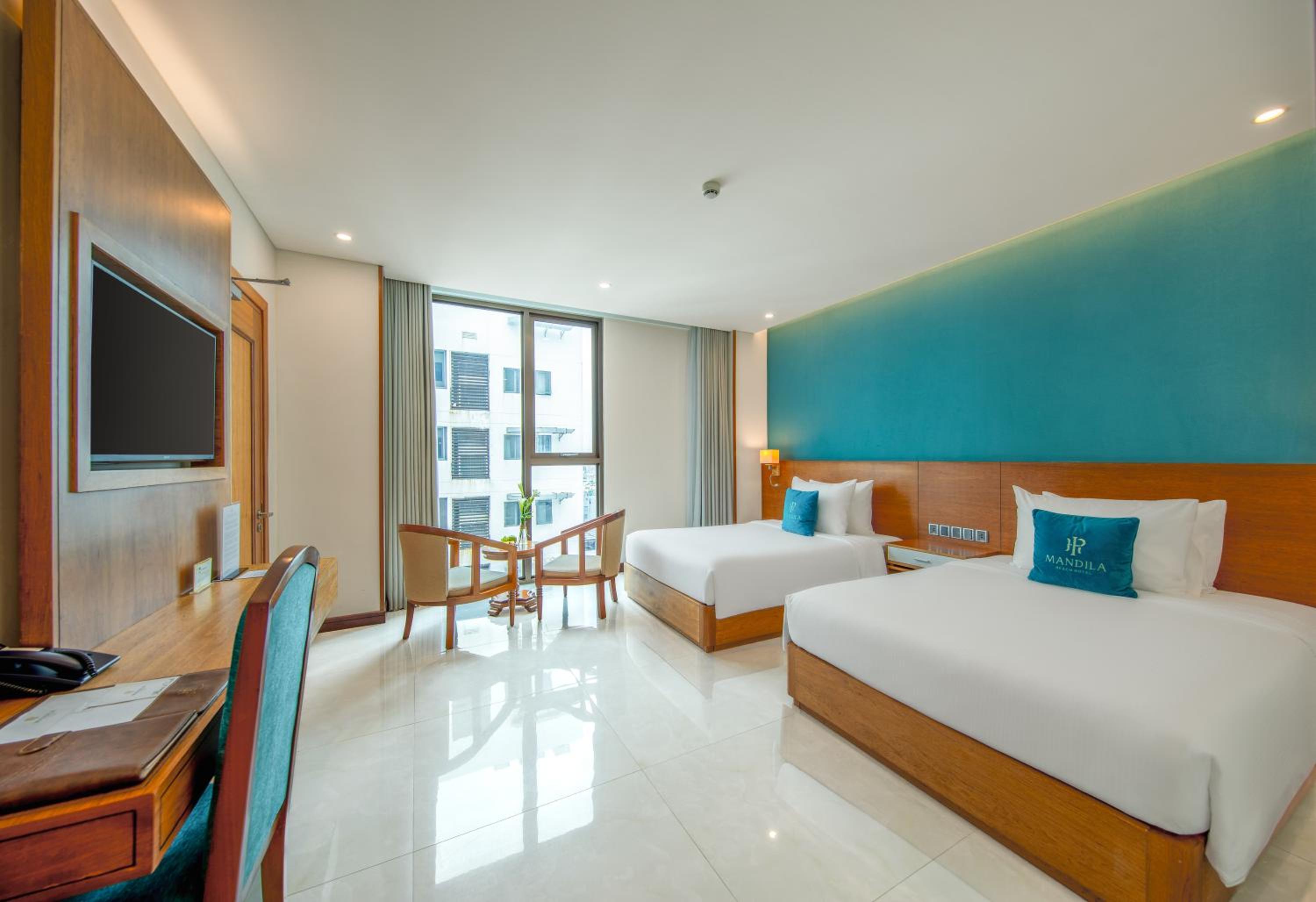 Deluxe, Twin Beds, Partial Ocean View