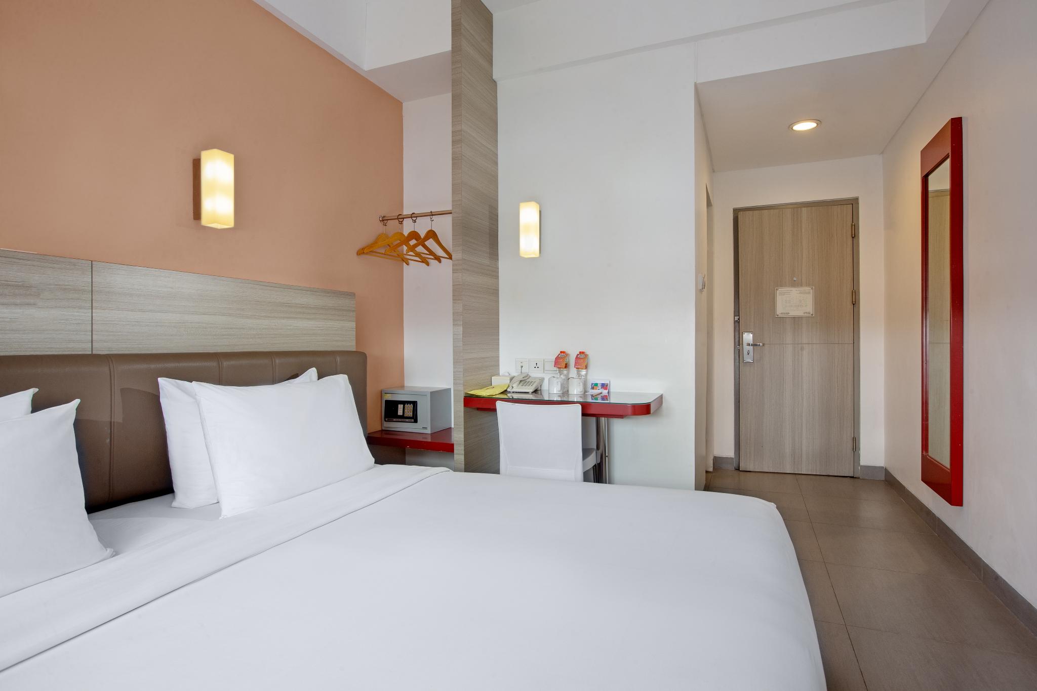 Hollywood, King Bed
