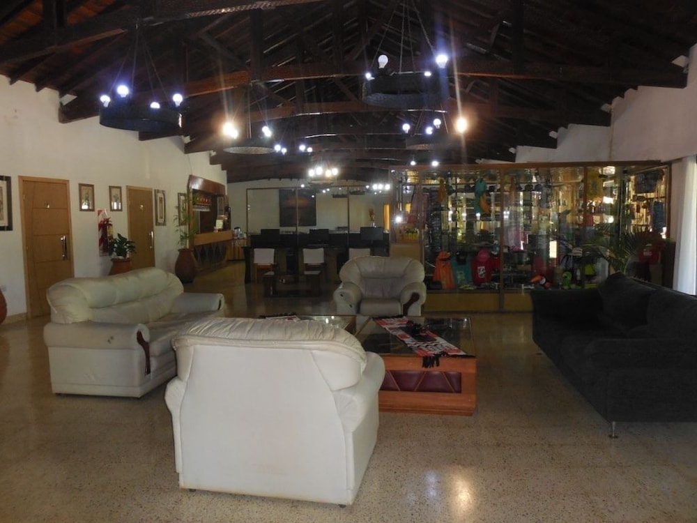 HOTEL TROPICAL 40/59