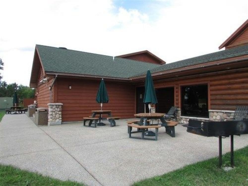 Oveson's Pelican Lake Resort & Inn 3/22