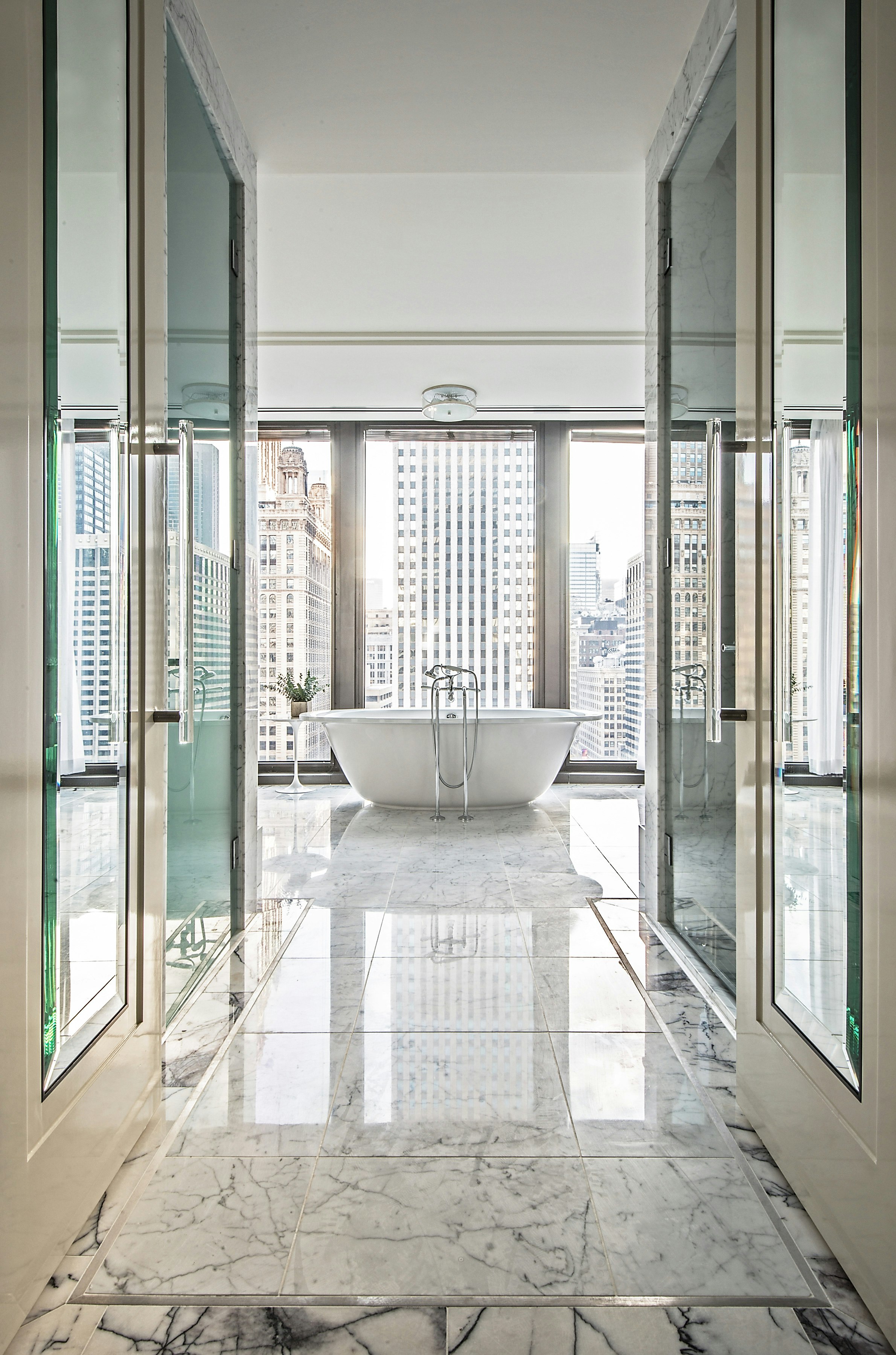 The Langham Chicago 82/82