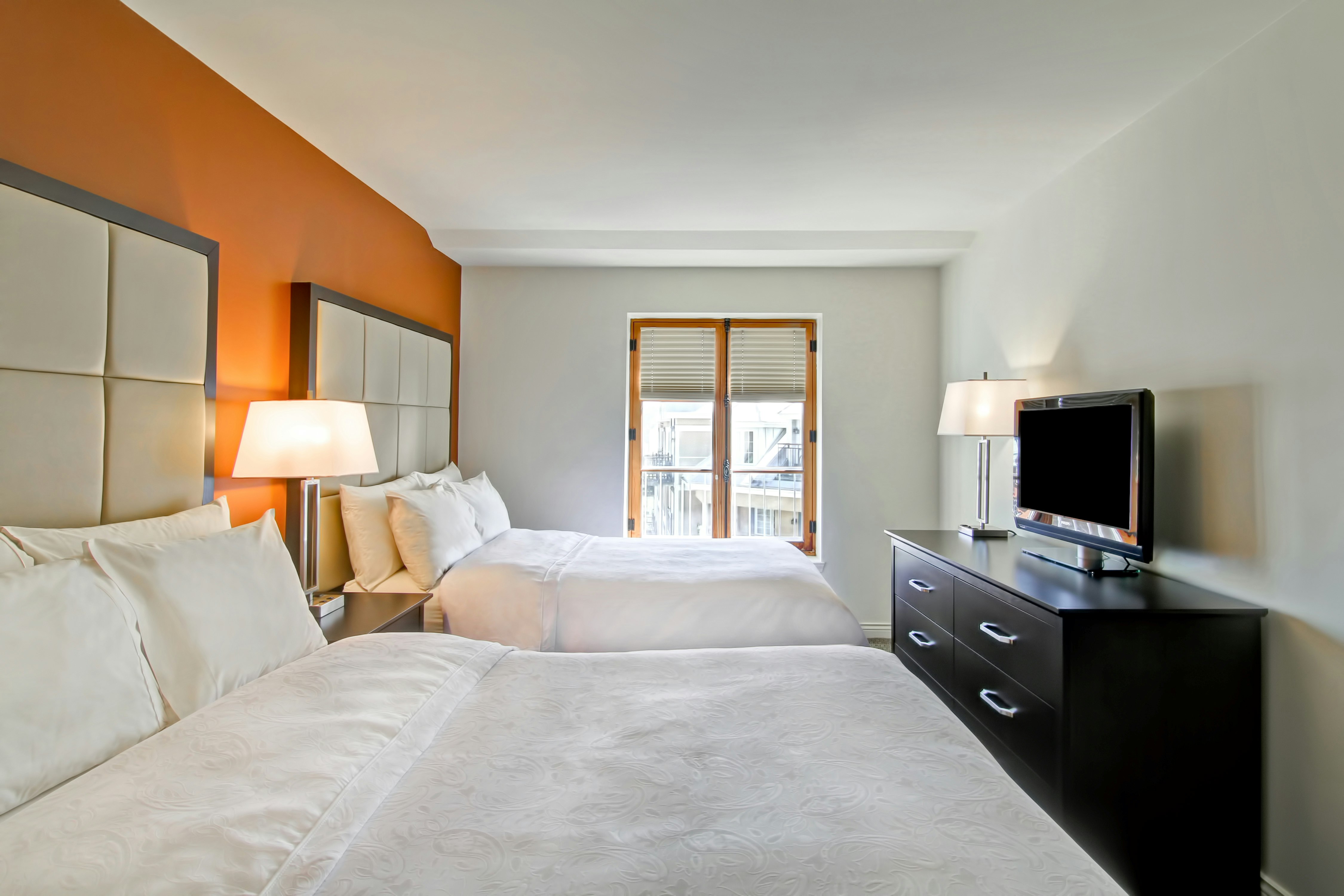 1 BEDROOM, SUITE, 2 DOUBLE BEDS