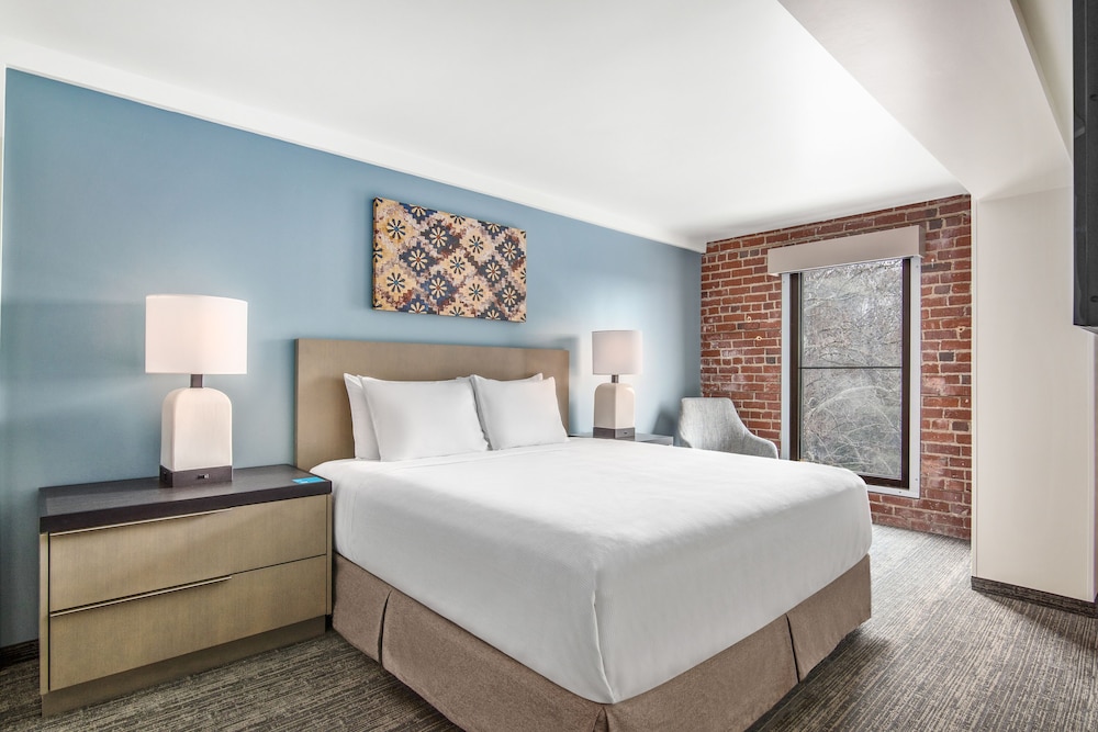 1 BEDROOM, SUITE, KITCHEN, ACCESSIBLE
