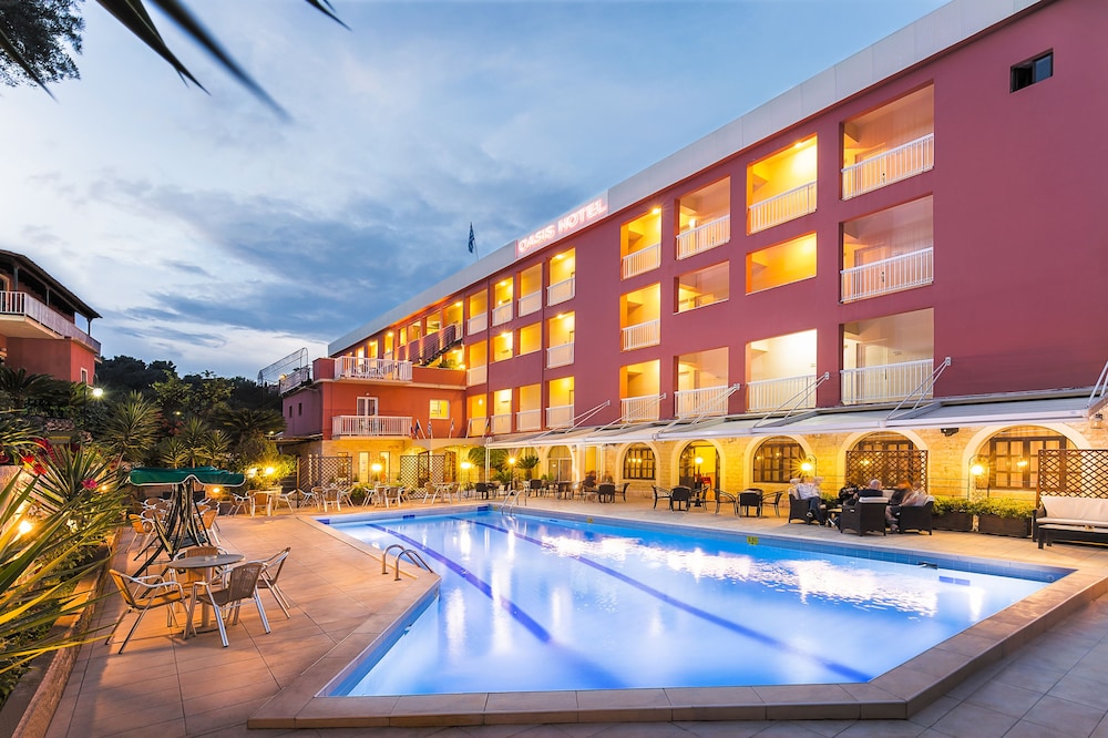 Oasis Hotel in Perama (Ionian Islands)