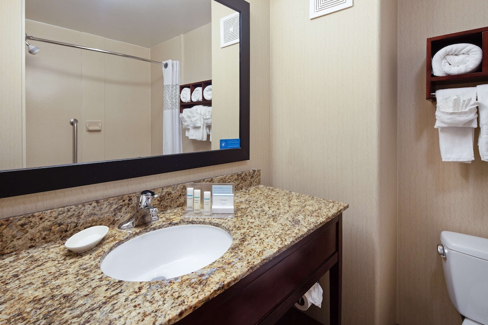Hampton Inn Suites Agoura Hill 15/46