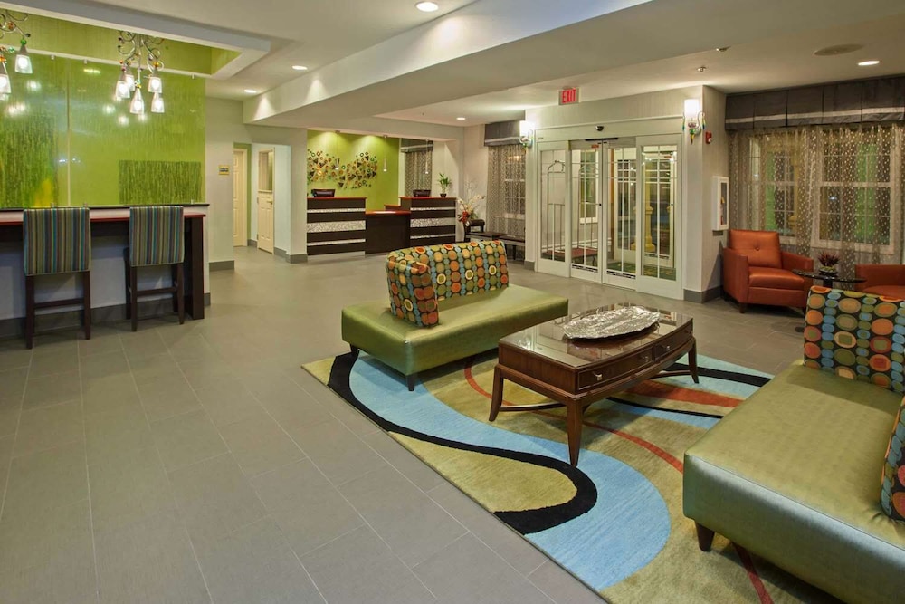 La Quinta Inn & Suites by Wyndham Lebanon 20/37