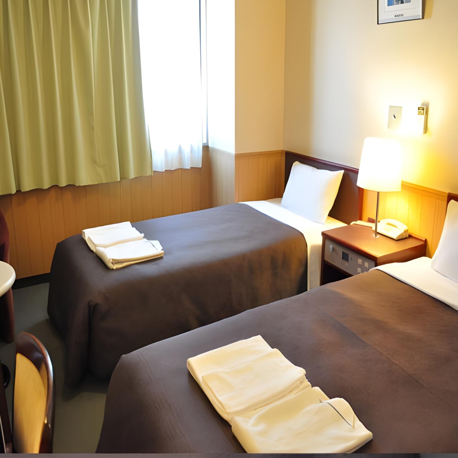 Standard, Twin Beds