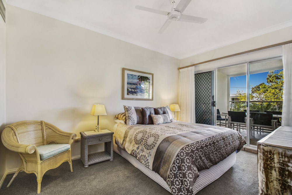 THE LOOKOUT RESORT 15/74