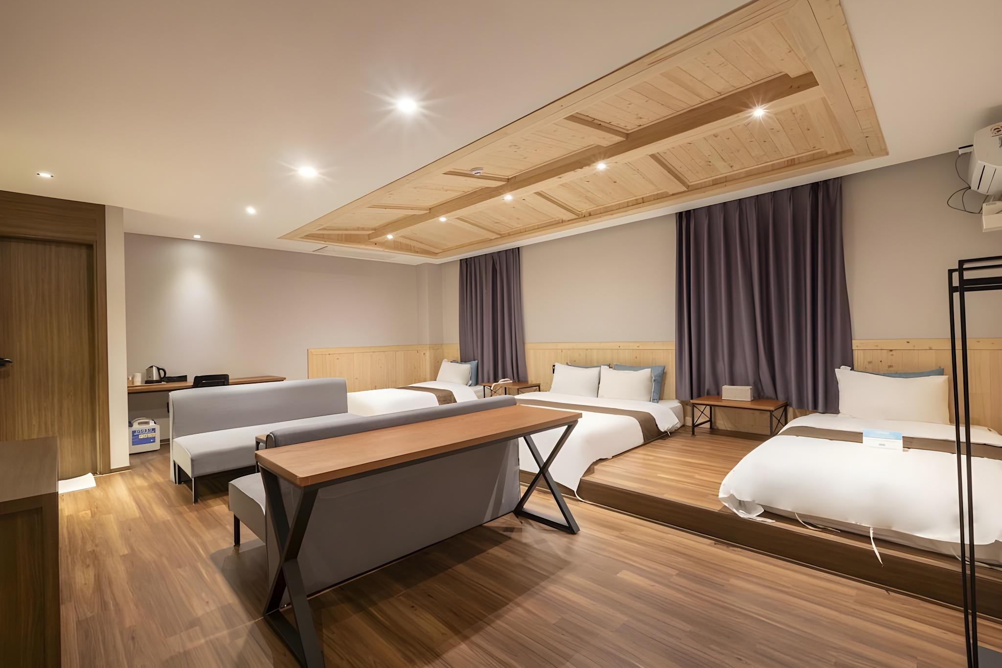 Business, Suite, 3 Beds