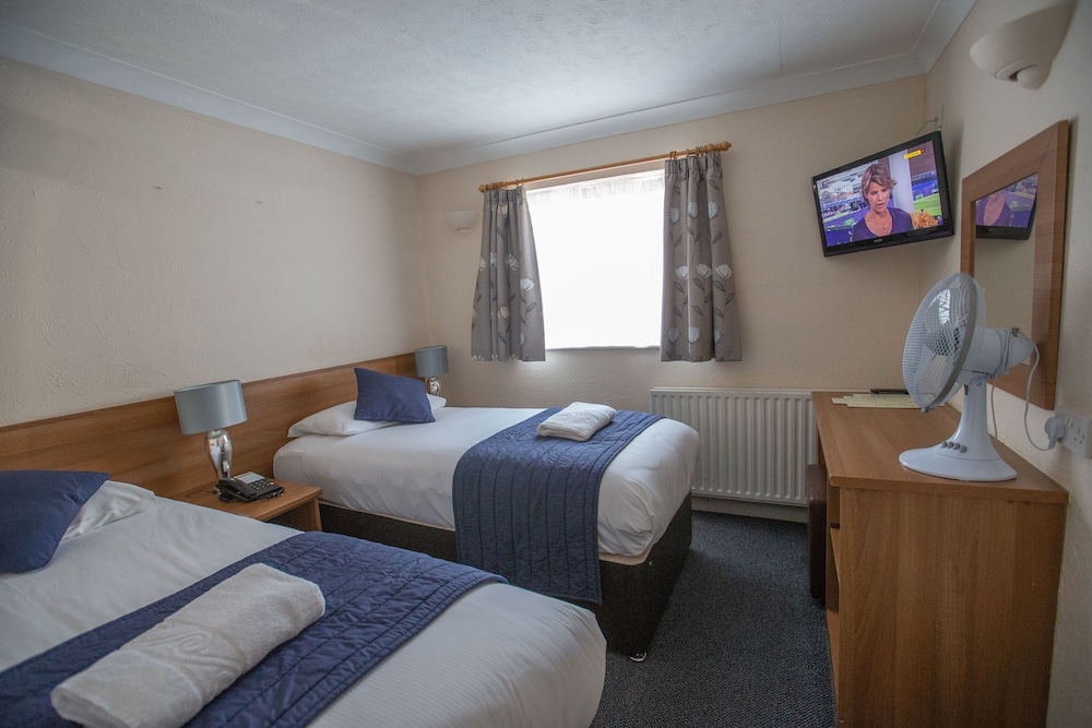 The Corner House Hotel Guest House 6/45