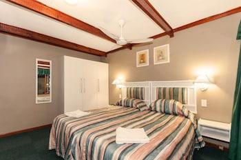 6 SLEEPER, COTTAGE