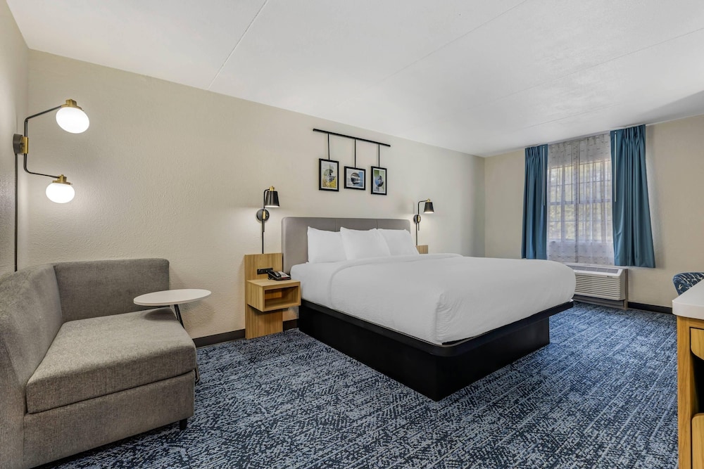 Efficiency, King Bed