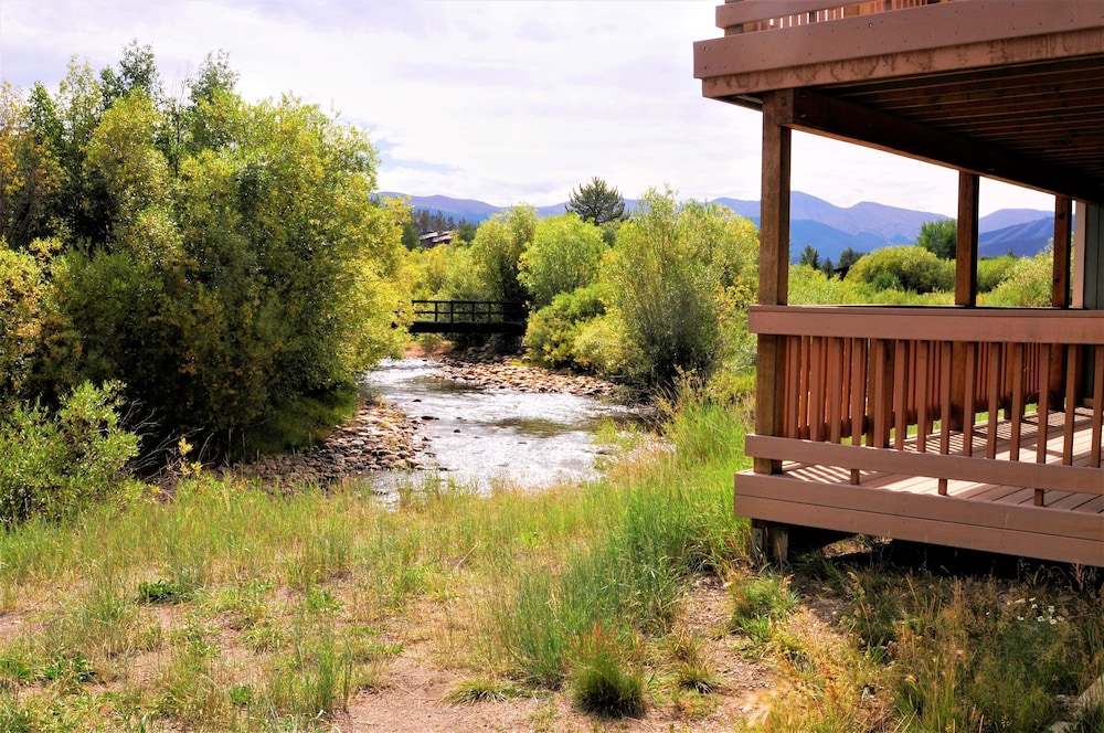 Twin Rivers Condominiums by Alderwood Colorado Management 45/47