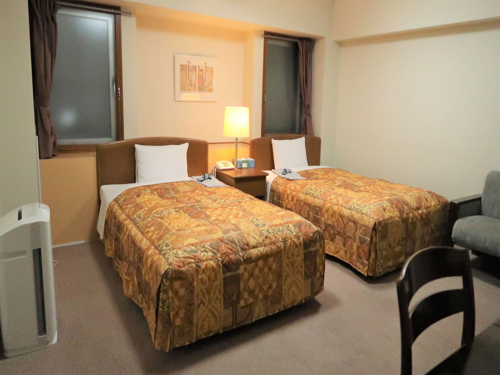 DELUXE, TWIN BEDS