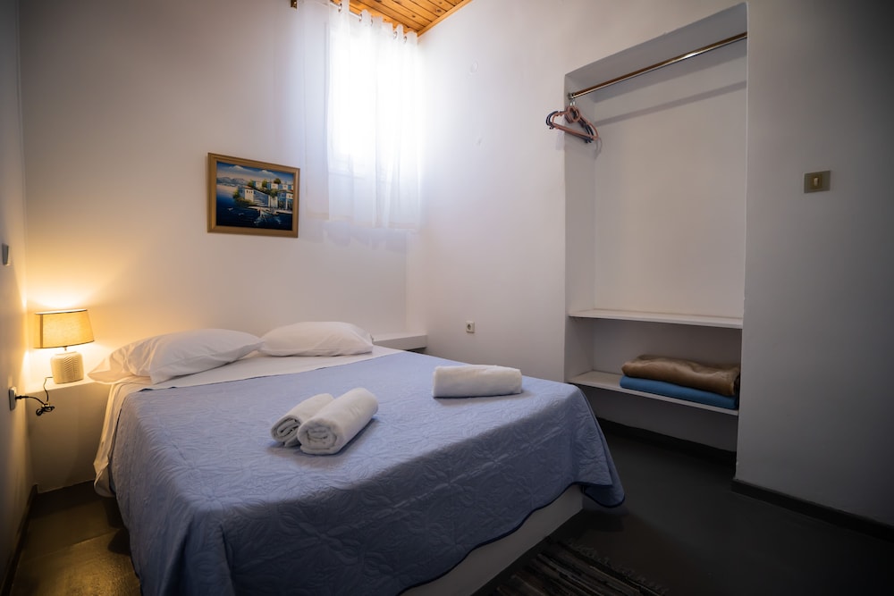 2 BEDROOMS, HOUSE