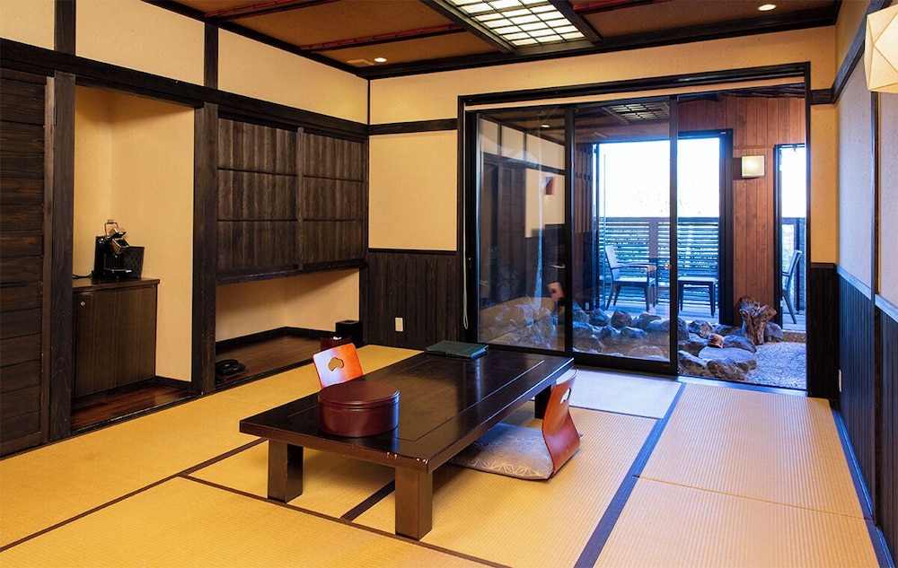 Japanese, Style, Villa, Twin Beds, Outdoor Bath