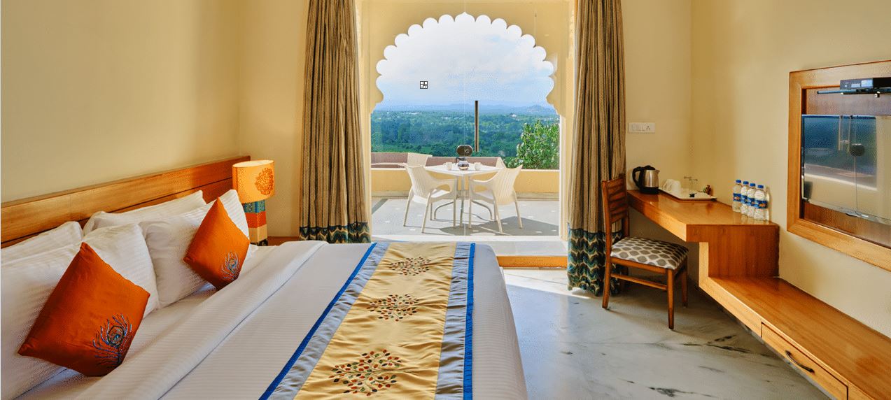 Deluxe, Balcony