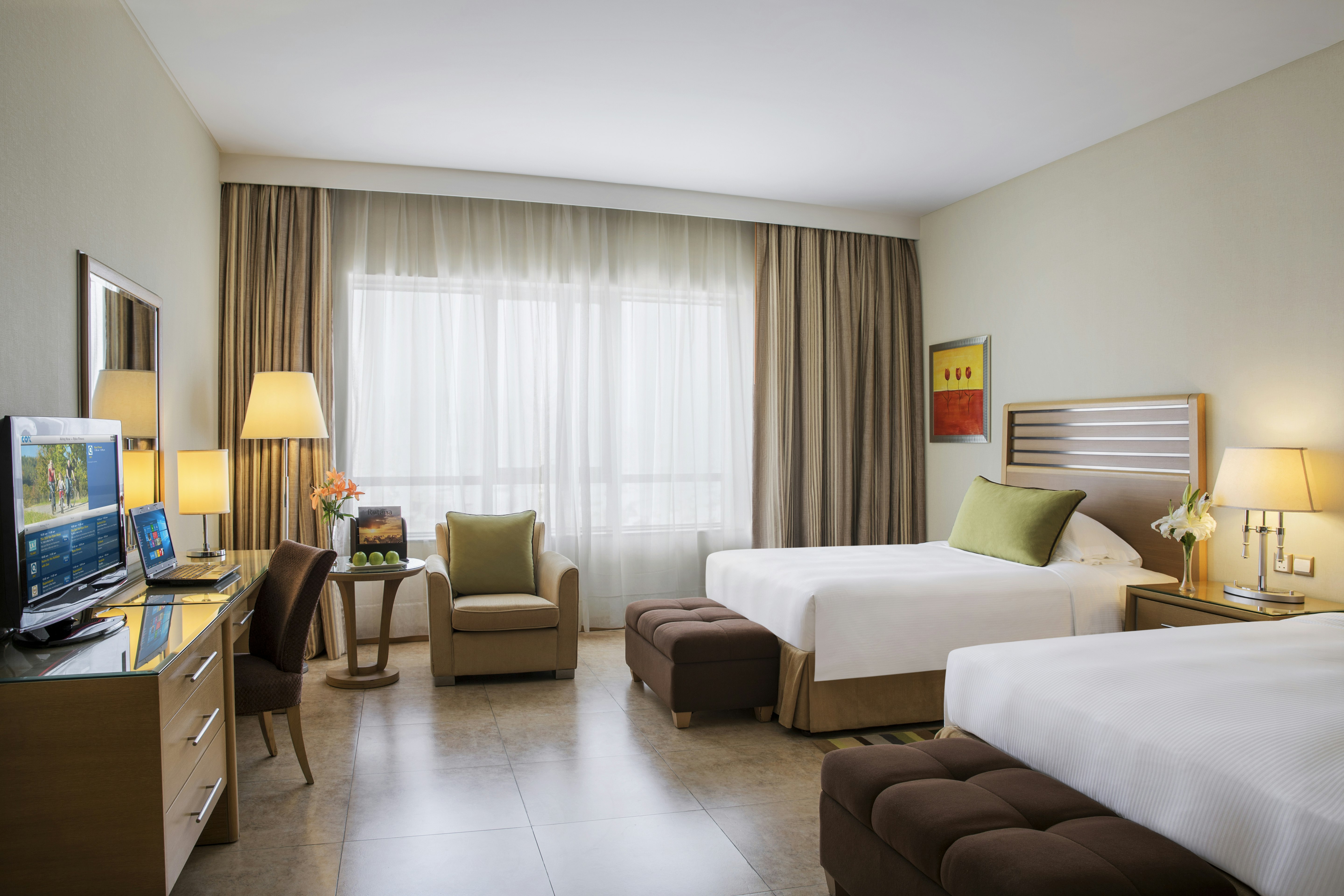 3 Bedrooms, Suite, Balcony