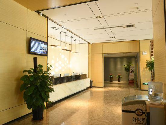 Jiayi Hotel (Heze Danyang Overpass) 11/27